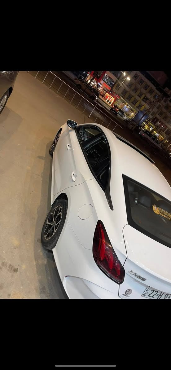 السلام عليكم
سياره للبيع MG5

2024 

وارد صيني 

محرك 1500 

رقم اربيل 22

سنويه وهزه جديده 

ماشيه 34 KM كيلو متر 

مواصفات لسياره 

فتحه تشغيل بصمه 

شاشه كبيره

تحكمات ستيرن 

سياره كفاله عامه من كلشي 

السعر 120$ وبيها مجال إلى جميع  الأخوه والطيبين 

(مكان لسياره محافظه ميسان )

الرقم *********** عمارة, ميسان
