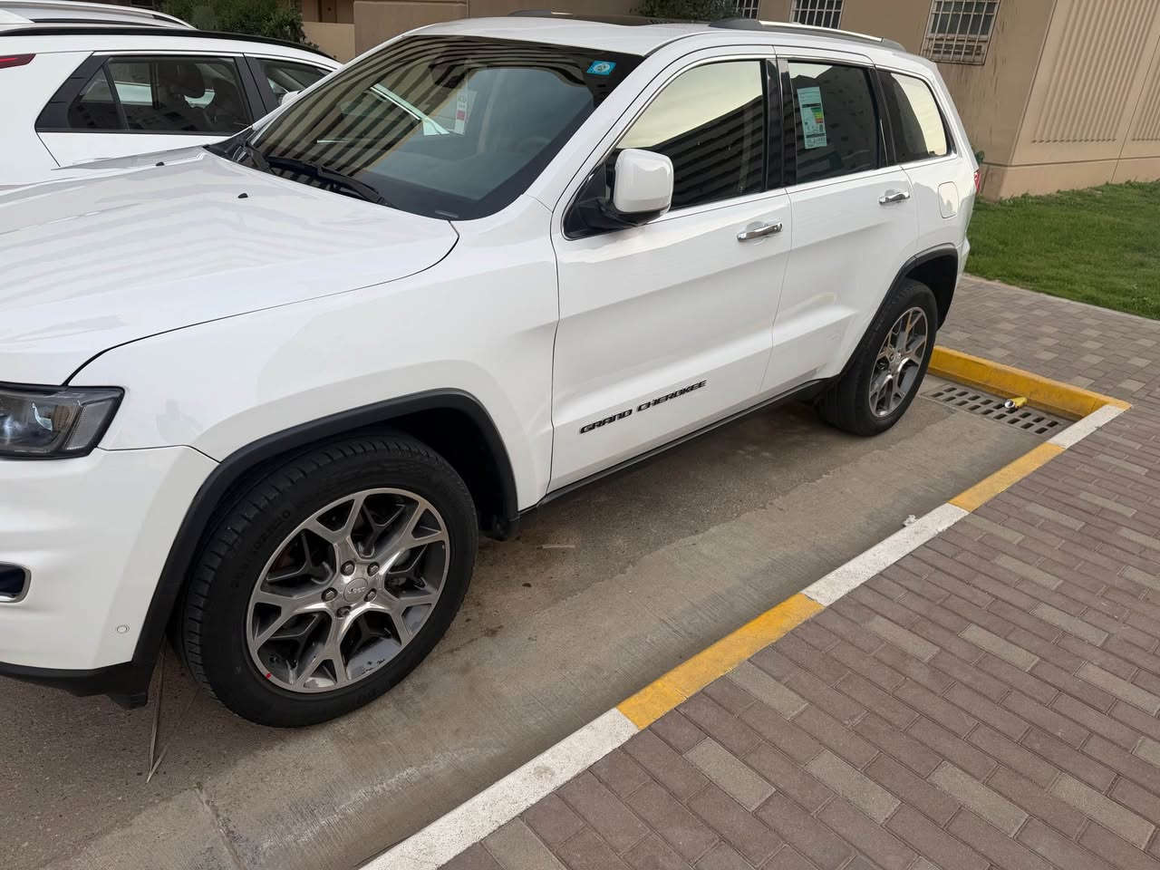 سلام عليكم جيب 2019 سياره نطخت عدي وصار بجاملغ صبغ  خليجي وكاله هارلم ماشيه 83 لمتد فول 1/1 محرك 3600 مكفول كير مكفول باسمي ثاني يوم تحويل فور ويل سياره كلشي بيهة على وضع شركه مابيهة اي كلوب مشتغل بدشبول جاهزه مابيهة كل نقص بنراما بصمه تشغيل عن بعد حساس امامي خلفي رادار جانبي توقف ذاتي كشنات جلد تبريد تدفئه ستيرن تدفئه كشنات كهرباء خزن ميموري ستيرن كهرباء نضام ترحيب لايت زنون بلادي داينمك جنطه كهرباء شاشه جبيره اطفاء ذاتي  مري قلاب ويه لبك هيتر مري نقطه عمياء ماوس وظعيات قياده وتحكم بلفورويل وبعد بيهة هواي مواصفات ماكو شي بسياره مو شغال من دعاميه لدعاميه ربع مذب عليهة سياره مبرمجه بانزين عادي بدون دوانز بكان بغداد بيع او مراوس بفرق  *********** بغداد, العراق
