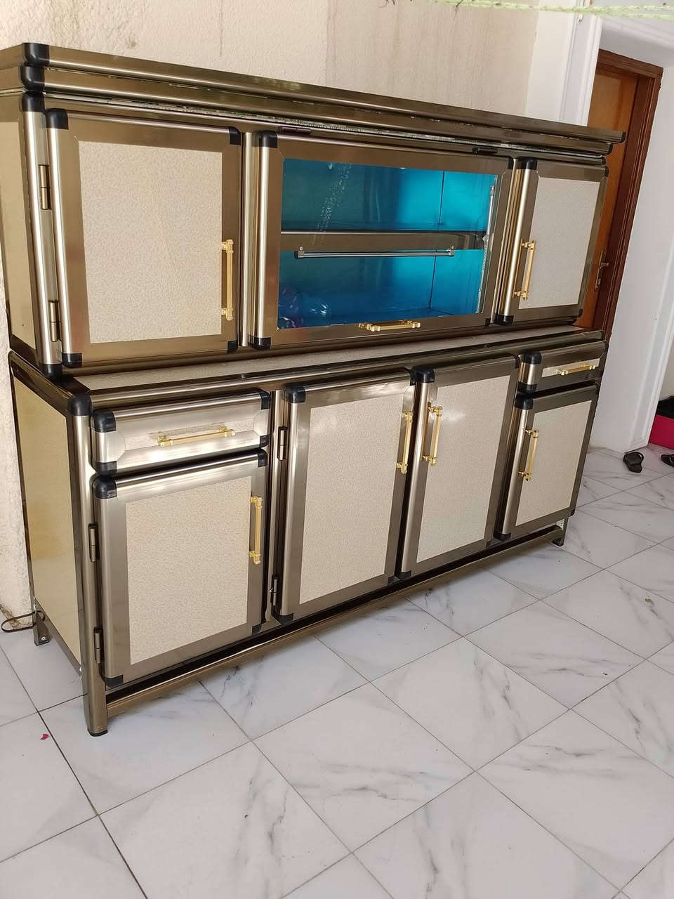 كاونتر مع ملحق  نظيف جدا بدون اضرار 
قياس مترين 
بوري ثقيل 
الظهر خشب بلاوييد 
بدون زنجار وتأكل املاح 
شغل درجه اولى


**إذا كنت صاحب هذا الإعلان وتريد حذفه لأي سبب، رجاءا أرسل رسالة إلى الدعم الفني**