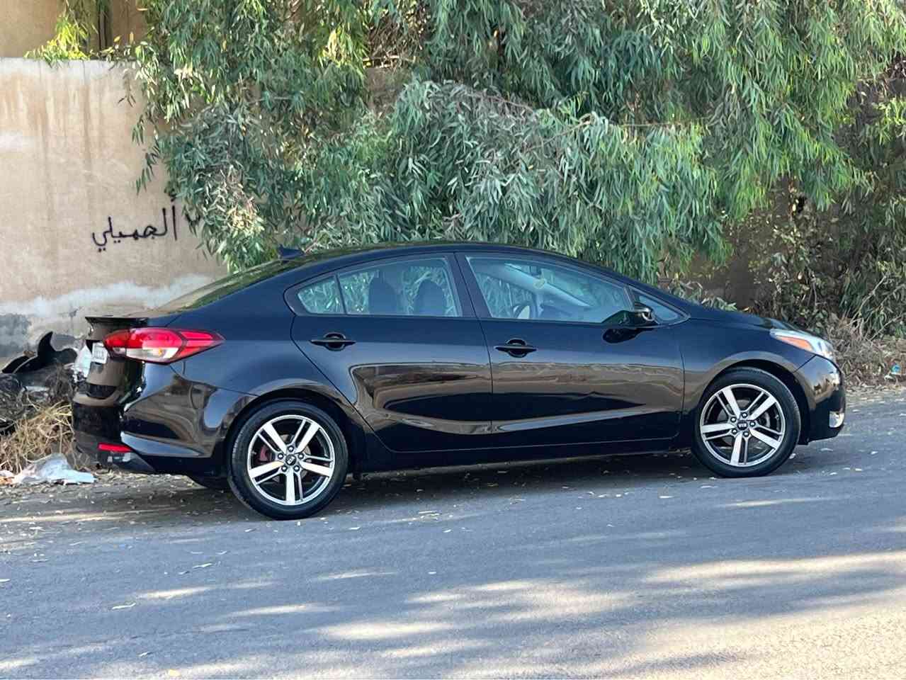 كيا فورتي مواصفات امريكي 
موديل ٢٠١٨
ماشي ٥٠ مايل 
الورن اسود
گير و محرك و تريت كفالة
كير اي تي مرغوب
محرك دوش مرغوب 
مابي صوت و بوجار و مامفطوح
حادثة بس جاملخ و شوية بونيت كارت
بدون داخل بدون ارباك
سيارة  وزع شريكة
شاشة كبير  فوليوم ويل كروم تعديل سورعه
رقم و سنوي جديد هزة جديد 
مكان سيارة اربيل شارع معرض
📞***********
📞***********
وتساب أربيل, العراق

