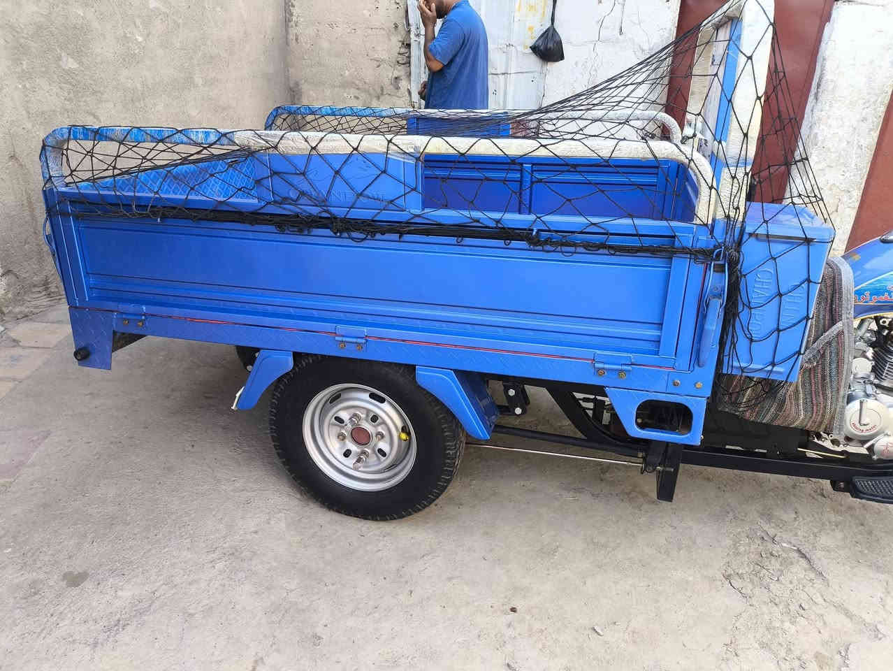 سلام عليكم ستوته للبيع موديل 2023 طالعه ب2024
اوراق اصوليه ستوته مكفوله كفاله عامه السعر مليونين 450 وبيه مجال قليل حق الجيه ***********
