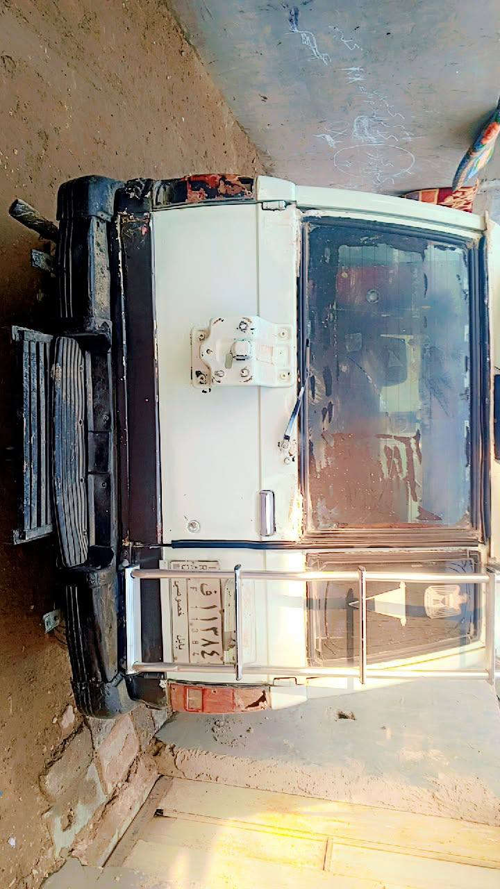 سياره زوزه موديل 1988 السعر 35 محرك اربعه ونجي كير عادي تيارات نظيفاه تبريد شغال سنوه نافذه باتري جديد سياره مدشمه جديده بابل متحتيه ***********
