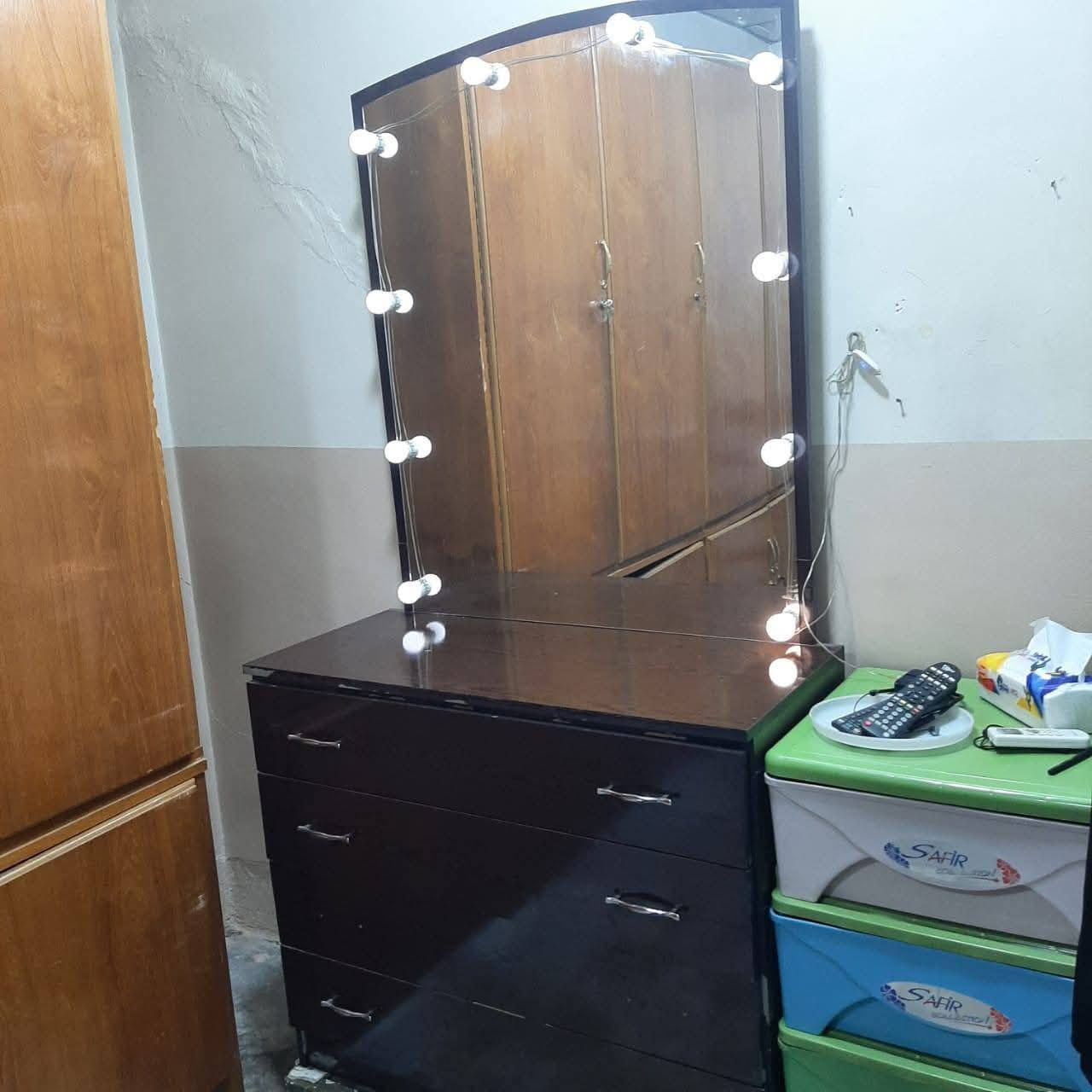 عندی غراض لبیع وعندی كلشی اثاث بیت شرای يتصل *********** او عل واتساب او تعال خاص  لتفاصيل والعنوان مكانی داخل كركوك..
