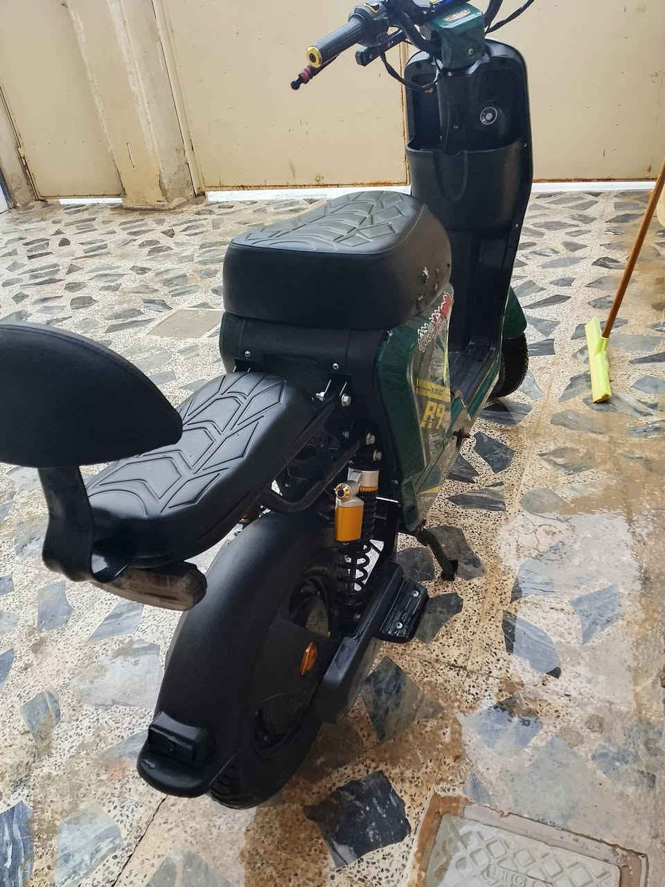 السلام عليكم ماطور ار ار 9 كله شرط ست بطاريات بس بي كم جلخ السعر 550 وبي مجال
***********
