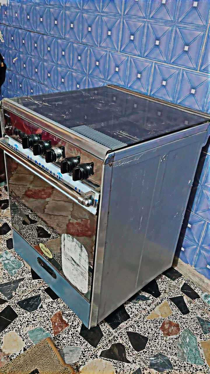 طباخ تكنو 4 عيون مصري مستعمل نضيف ناره زركه فرن فوگ وجوه حجم 60×60سعر 100 عنوان بغداد فلكه حي نصر قرب العبيدي للسفسار اكثر اتصل على الرقم 0773 471 2939 بغداد, العراق
