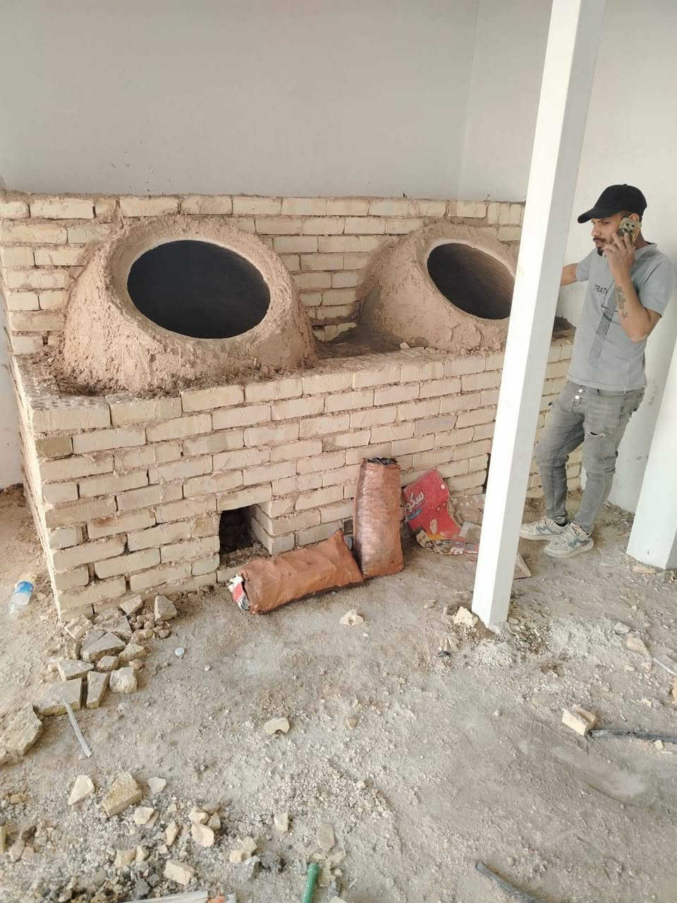 معمل حيدر الكواز
لسنا الوحيدين لاكننا متميزون في عملنا

مستعدون لبناء وفخار التنانير وتجهيز كافة المخابز والافران بالتنانيير الطين و كافه مستلزمتها(جمله _مفرد)

(عجانات ،هزازات، طابوق الناري،،ماشات،غطيات

توجد خدمة توصيل لكافة المحافظات

***********

