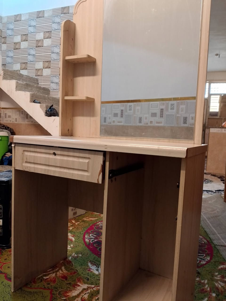 ميز تواليت  للبيع حاله جيده
ب35 عنواني رواد الشعله
خاص او واتساب ***********
