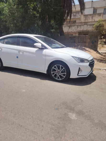 السلام علبكم من رخصه الادمن النتره 19 خليجي جاهزه اي نقص ما بيه ماشيه 44 بسمي السياره مال بيت الشراي يتصل ويدلل السعر اتصل هاذه رقم صاحبه  
***********.      بيه صبغ اثر شخط بلداير فقط   سنويه 30 هزه جديده رقم انكليزي بغداد.    العنوان بغداد شارع فلسطين
