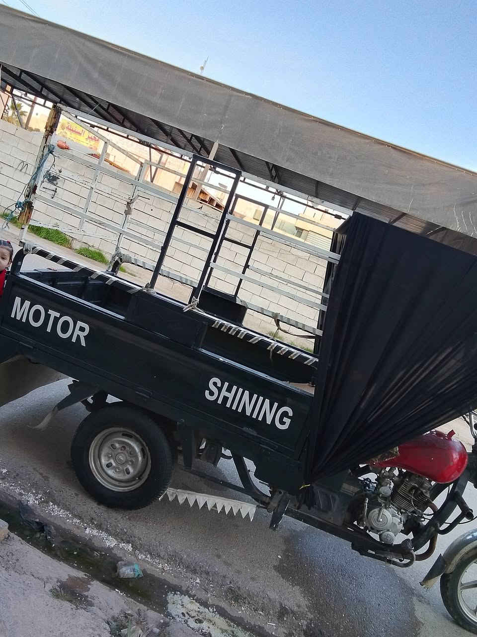 ستوته للبيع كل عيب ما بيها كهربائيات شغاله سلف شغال الستوته نضيفه مال شغل السعر مليون وميه وبي مجال والموشراي لا يتعبني رجائن الا تصال على الرقم‏‪0773 029 2139‬‏
