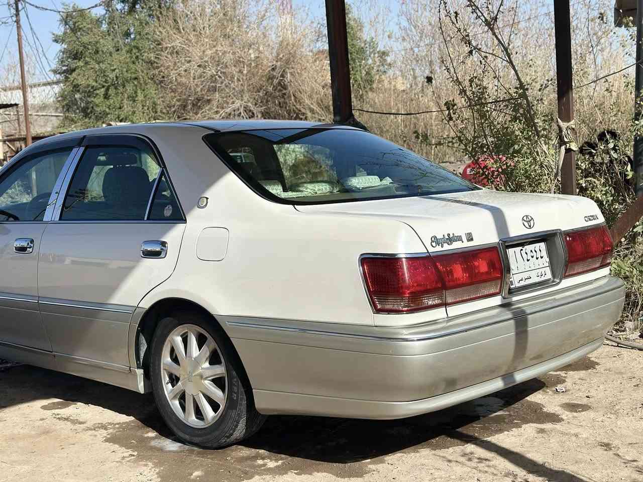 للبيع تيوتا كراون اللون أبيض محجل .
رقم كركوك لوحات حديد وسنويه وملصق ، مفحوصه ومدفوع گمرگ بقرار 48 وقرصها واصل وداگها بيدي حاسبه ( معاملتها كامله )

مكفوله كفاله عامه من كص وضربه قويه ونقل جثه.

المواصفات 
4دكم أصل.
تبريد قطعتين أمامي خلفي.
ثلاجه خلفيه🧊.
تحويرة النجف بالكامل فوگ وجوه.
بيها مكينه ديفور الكبير وگير جدد قبل مده شادهن كفاله حته من تنقيص دهن وماي ، شرط ماي زيتي ودهن ميتاسيو 
شاصي 75 
اربع كشنات كهرباء.
مثبت سرعه +تحكم ستيرن.
برده خلفيه كهرباء .
كيجات دبل شاشه
ويل نجمه أبيض حجمه ١٦
عاديه مو كرستال
كامره خلفيه متحرك.

السياره مالكها بالبصره شوكت متريد ترقم موجود
العنوان🏡النجف الأشرف - المناذره 
سياره مال جناي مو تكسي
السعر💵 125وبيها مجال قليل للشراي.
للاستفسار ***********📞📲 

 اذا ماعجبك السعر او مو شراي اعگب المنشور وكلشي أكو بالسوگ.
