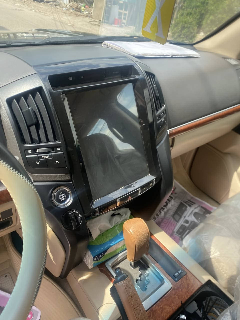 للبيع  لاندكروز فقط   سياره في حالة وكاله بريم.  موديل ١٢سياره  كلين.  بدون صبغ   سياره جديده.  كير محرك صدر. سياره جديده ماشي ١٤١ ***********
