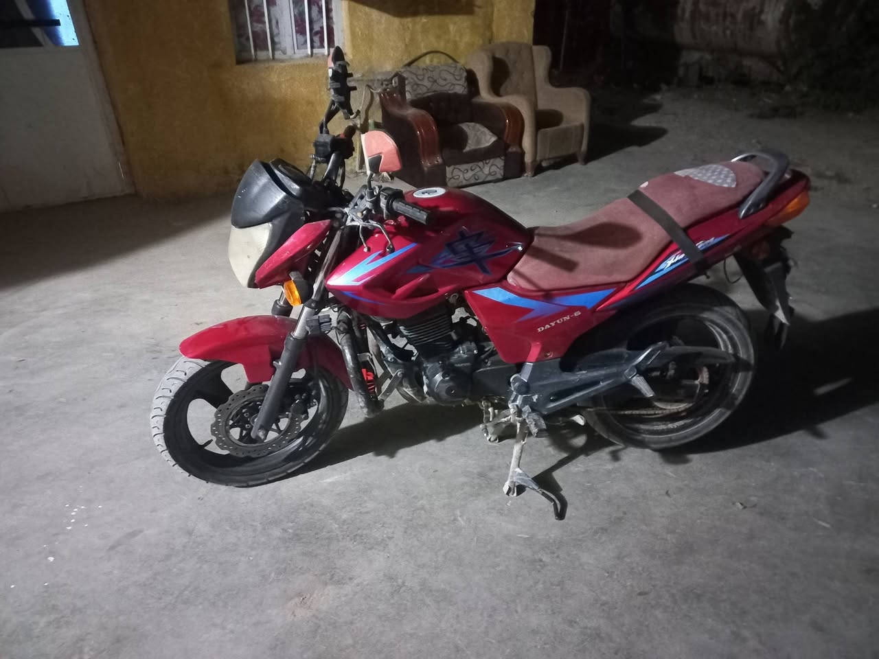 السلام عليكم شباب دايوان للبيع او مراوس ب ايراني 5 كير موديل 2015 كلهه شغاله كهربائيات محرك كلجات خير م̷ـــِْن •اللّـہ̣̥ سعر 800 المكان بغداد ناحيه الوحده قرب بسمايه ***********
