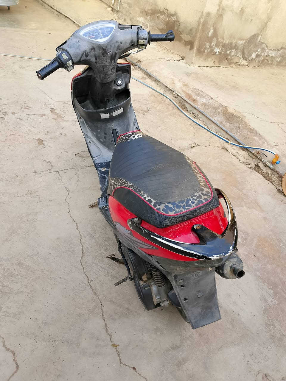 دراجه ماكس نضيفه مكينه خرسه خير من الله بوشه 55 شلعه ومعدل كهربائيات شغاله نص سلف شرط مكان ديالى الغالبيه ***********
