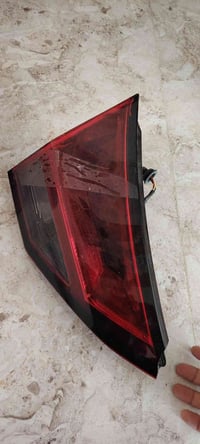 بك لايت نيسان روج 2025 بلادي طرف السايق مفتوح من السيارة  انطيني سعر م...