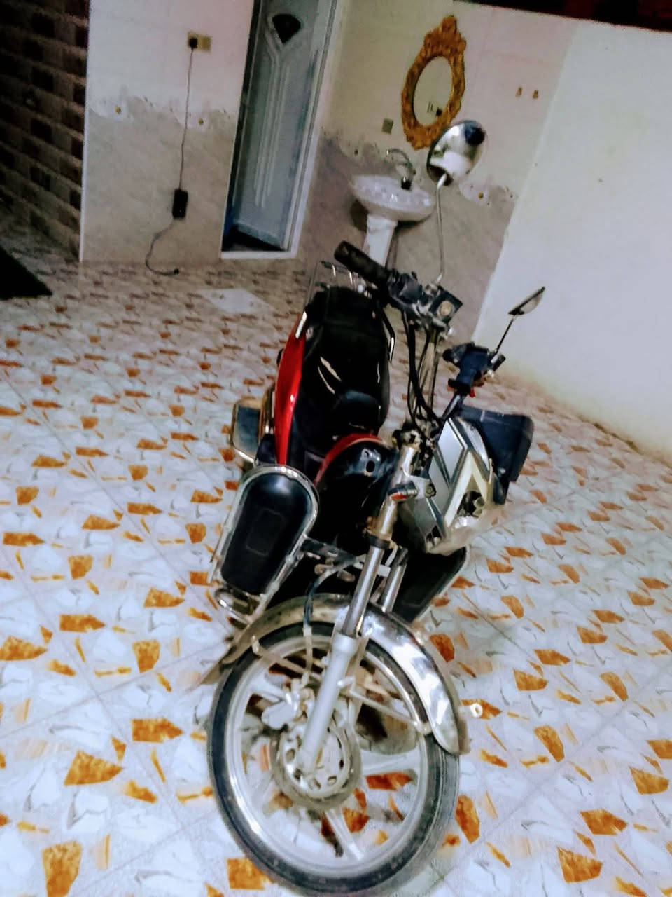 للبيع بطاريات عل فحص السعر ٢٢٥ قفل مستعجل على بيتنھ 
الشراي يجي خاص


**إذا كنت صاحب هذا الإعلان وتريد حذفه لأي سبب، رجاءا أرسل رسالة إلى الدعم الفني**