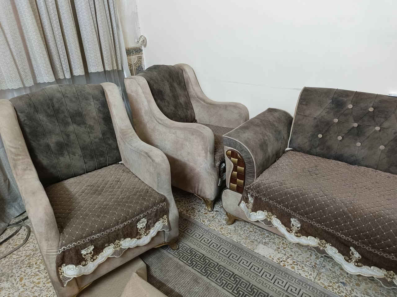 تخم ٨ مقعد
السلام شارع ٣٠ 

***********
وات ساب 
اتصال فقط 
غير موجود على اجابه الفيس
السعر قيم وتدلل
