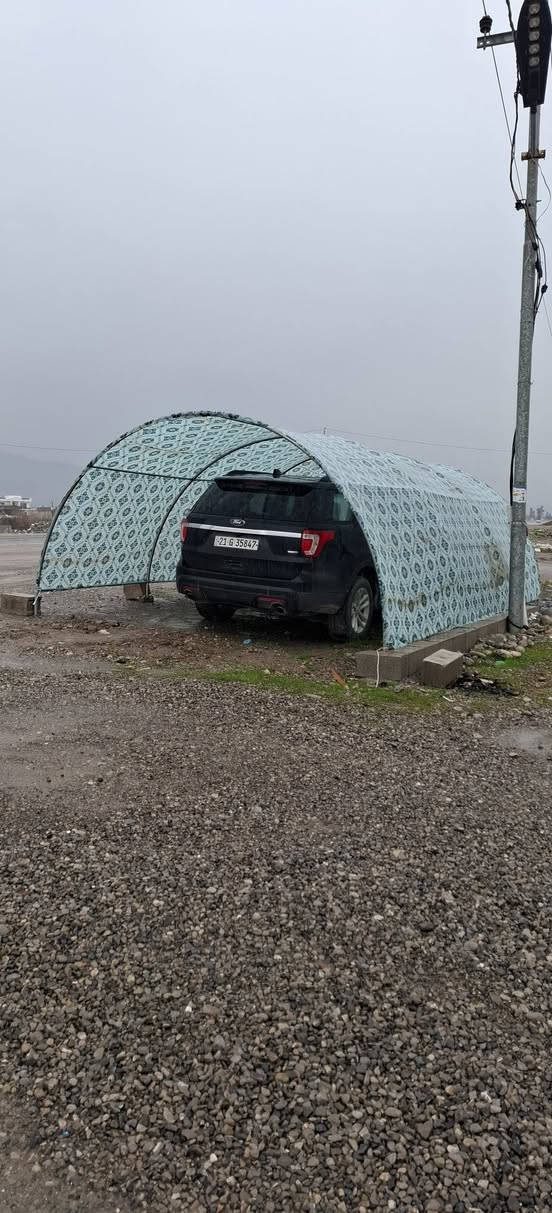 بەیتی پلاستیکی6بە4بۆفرۆشتن 220سم بەرزە نرخی85000هەزارە گەیاندنیشمان هەیە بەکاردێ بۆگەراج.بۆڕاگرتنی مەروماڵات.بۆڕاگرتنی پەلەوڕ.بۆزۆر شتی تریش بەکاردێ ناونیشان چوارقوڕنە گوندی گرجان سەردووسایدی گشتی ژم***********ژم***********
