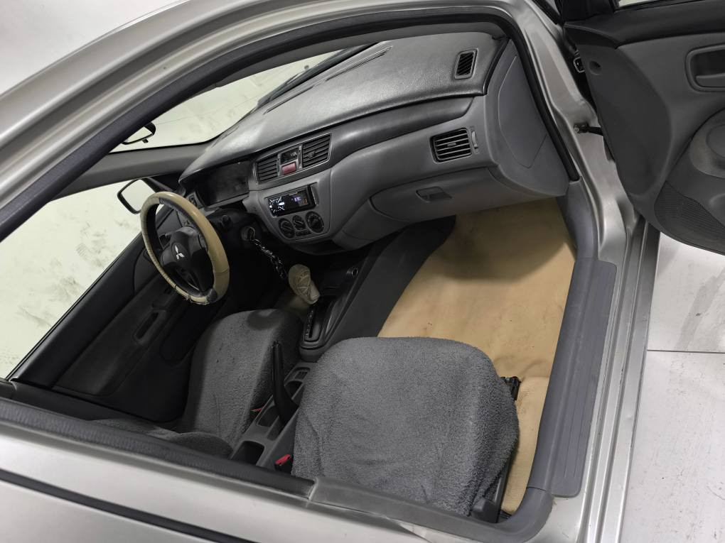 لانسةر موديل 2007 مةكينة كةورة توماتيك سعر 68كةلا *********** جوار بارجةي بؤياخة بي ناوكرتن زور توندوتولة جوار تايةي لؤكي لةزيرة بةناوي خؤمانةوةية بةشةرتي تحويل غةرامة مةكينة كير يةك دينار مةسرةفي نية لةكةلارم دكوك, كركوك
