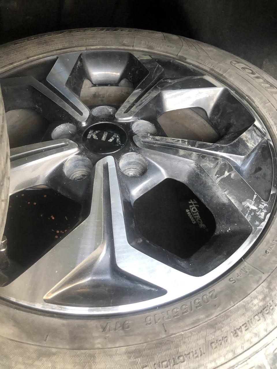 حجم ١٦ اصلي مع التايرات ٣٠٠ الف بغداد غزاليه *********** بيع او مراوس
