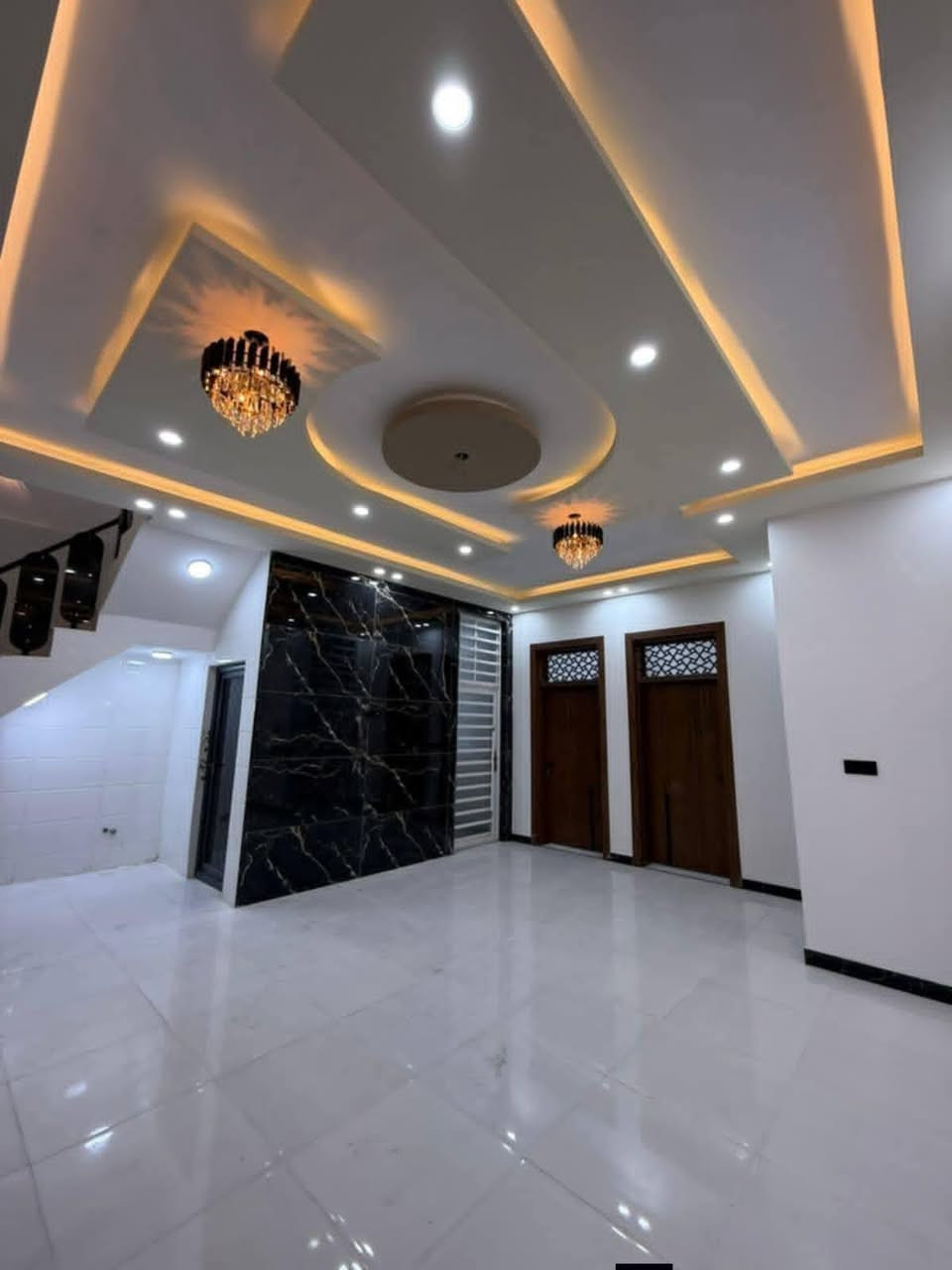 317يعلن {{مكتب بركات الحسين عامود 317}} البيت قريب عل شارع كلش
مساحه150 متر #طابو_زراعي  سند ٢٥

🤑 سعر والوحده لبيت 59🤑وبيه مجال  🤑  متجاورات

تفاصيل لبيت (( موجود🎥📷 فيديو كامل للبيت
غرفه نو2// مطبخ// صاله// استقبال// صحيات خارج وداخل 

عنوان البيت  نجف مقابل ملحق قرية لغدير 317

بناء ممتاز// اساس وسقف صب 
طابوق 🧱 جمهوري

كل البيت #سقوف_ثانويه

كل الخدمات موجوده 
مدارس 🏫 سوق #تبليط 

مقابل  قرية الغدير  ***********واتساب
