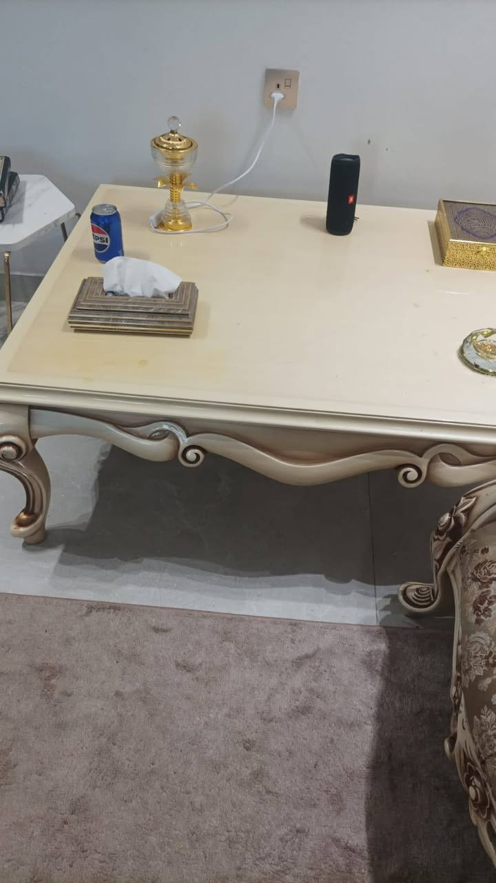 تخم زان ملكي 10مقاعد طبله وسطيه أخو الجديد مكان الكراده سعره مناسب للتواصل ***********
