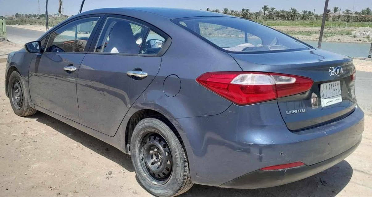 سيراتوا خليجي 2015 كير ومحرك مكفولات تحكم استيرن تبريد شغال حدادية مظبوطة مشروع وطني باسمي السيارة نظيفة ماناقصها اي شي بيهم طختين صغار ماشرهن بدائرة حمره سعرها 110 وبيها مجال مكاني الخضر ***********
