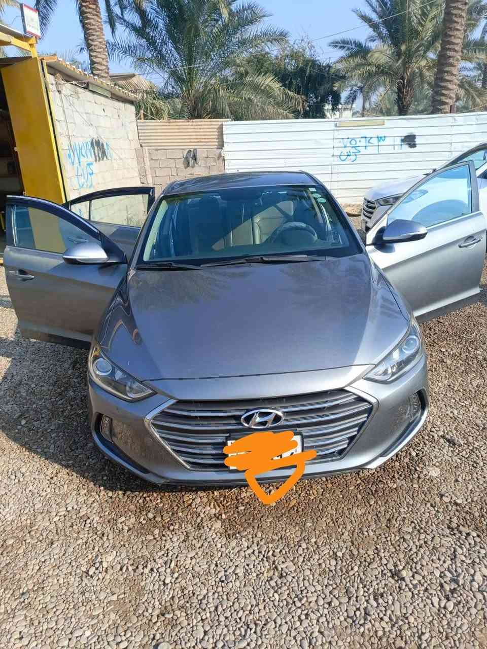 سلام عليكم سياره 18امريكي بيه قطعتين مثل ماموضح بصور ماشيه 65سبير منازل سعر 125مكان بغداد ***********
