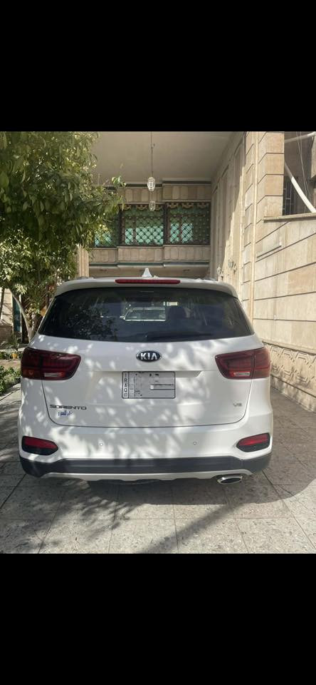 للبيع سورنتو 2020 خليجي
مواصفات بانوراما عدا الفورويل 
ماشية 58 الف قابل للزيادة
مكفولة كفالة عامة عدا طخة وبارد بسيط بباب الصدر موضح بالصورة
السنوية بأسمي ثاني يوم تحويل
مكان السيارة بغداد السيدية
للاتصال
***********
