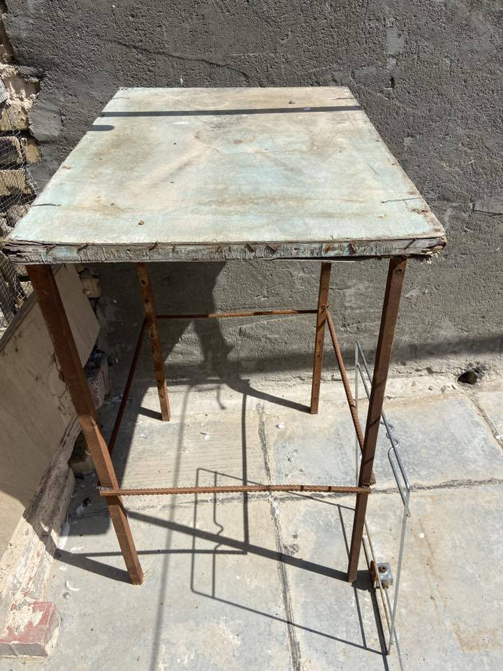 غراض للبيع واسعار مناسبة جداً علق واني اجيك 
***********
