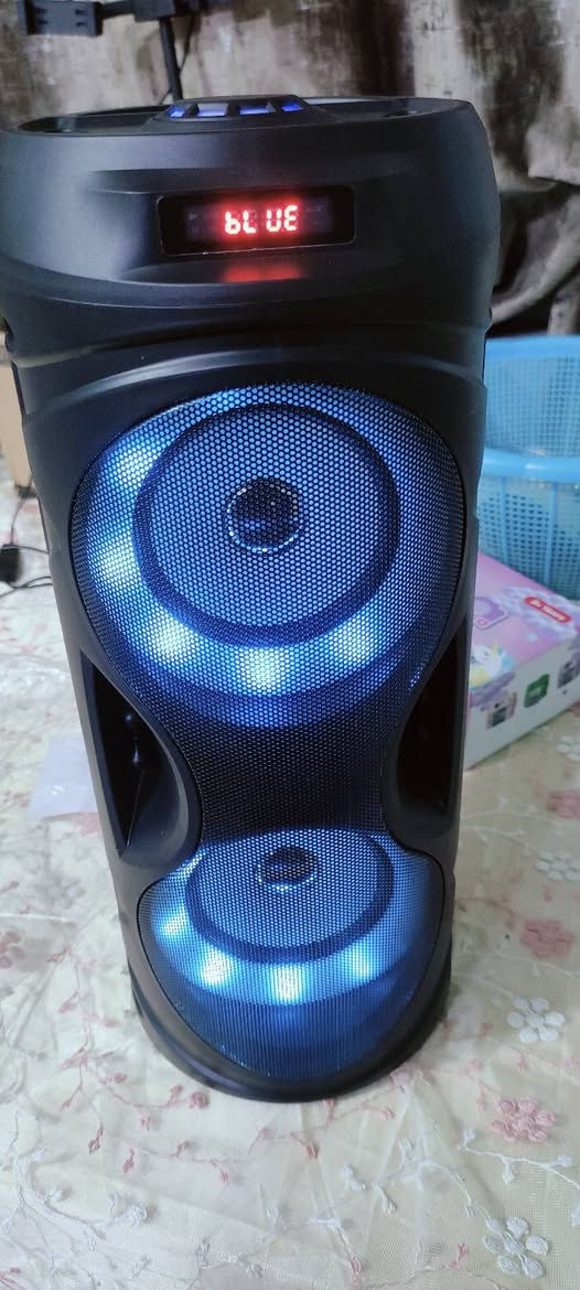 مكبر صوت شحن بشاحنة تايب سي وراديو ، او اكس ، مايك ، مدخل يو اس بي ، نشره، بلوتوث ، شاشة ، مع ملحقاته ، جديد كارتون
ما مستخدم.
سعره مع التوصيل 25000 الف كافة محافظات العراق.
***********
