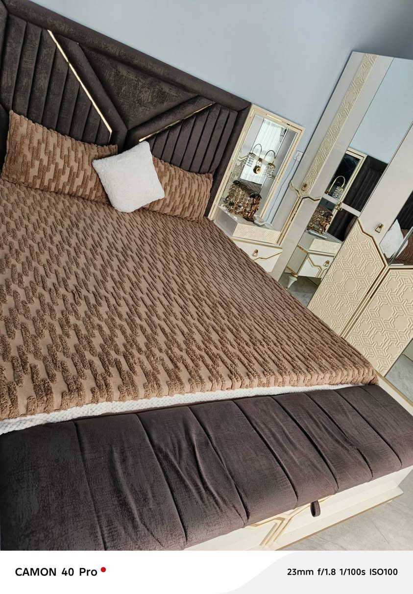 سلام عليكم عندي هاي غرفه نوم للبيع مابي اي عيب 9 قطع اشتريته 15 ورقه هسه اريده ب مليون و 500 الف


**إذا كنت صاحب هذا الإعلان وتريد حذفه لأي سبب، رجاءا أرسل رسالة إلى الدعم الفني**