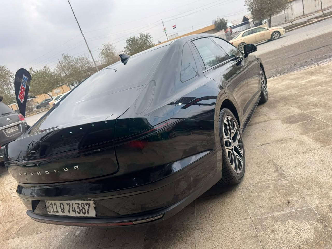 السلام عليكم ازيرا كراندر موديل 2023 وارد كوري فول ماعده البانورما محرك هايبرد ماشية 23 الف حادثه بجم تبديل قطع نفس الون مكان السيارة بغداد الدورة *********** السعر المطلوب 225 وبيه مجال للطيبين
