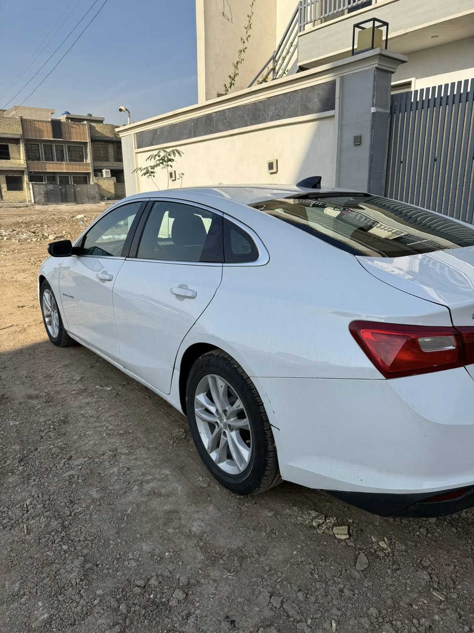 السلام عليكم ماليبو  Lt موديل 2019 ورارد امريكي داخلة معوقين بعد 4 اشهر تتحول حادثهة سرقة والقطع مبدلة نفس اللون وكالة يعني كلين بالعراق صاير بيهة حادث انصبغ بيهة بنيد وجاملغات امامي ماشية 63 الف ميل كير مكينة مكفول شادلهة تخم تاير جديد وتخم دبلات امامي وخلفي   
شادلهة منظومة مال زنون ب 350 الف 
مواصفاتها قطعتين تبريد 
كروز  كنترول 
اتو ستوب 
تدفئة مقاعد
سعر 105 ورقة وبيهة مجال  
السيارة موجودة بالغزالية خلف الوقف السني مباشرة 
للتواصل ***********
