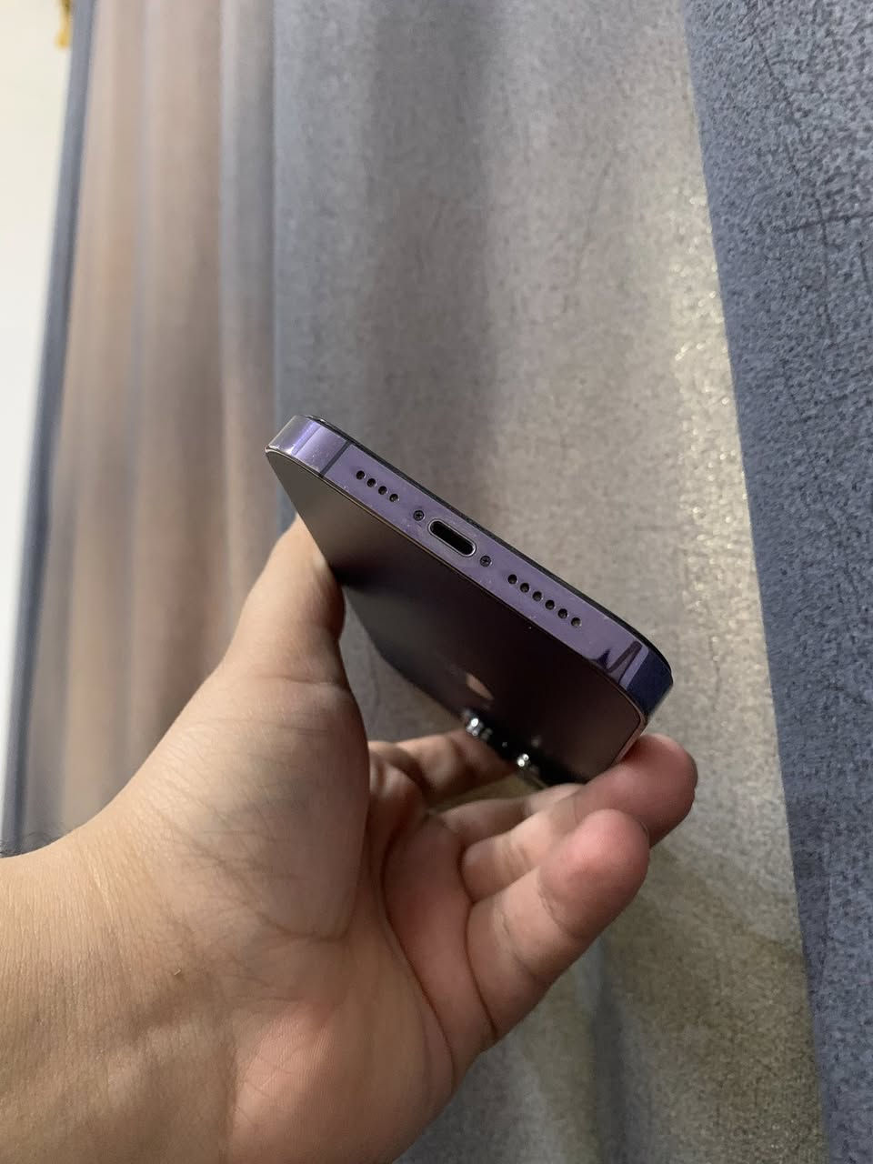 السلام عليكم
ايفون 14pro mxs 
ماستر A/AA
بطاريه91%
ذاكره 256
مكفول ومضمون من اي خلل 
فقط مستبدل شاشه الجهاز 
السعر 650الف
بغداد جسر لبنوك
***********
