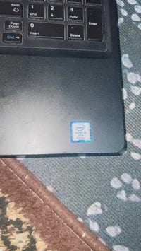 لابتوب • مستخدم قليل • شاحن أصلي