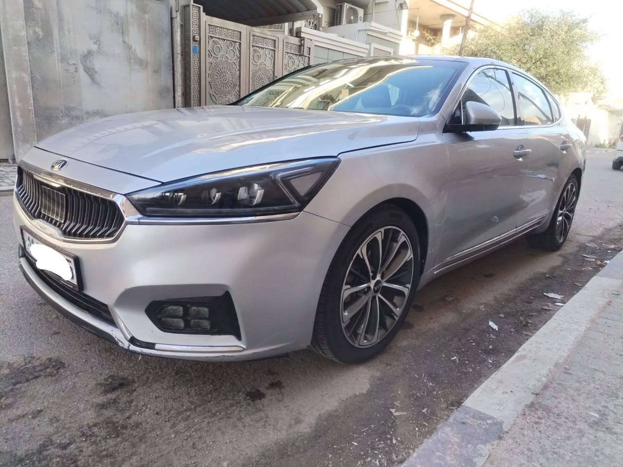 تحيه طيبه السلام عليكم   وين اليدور جديد طك كارتون وتحفه فنيه
كيا كادنزا2018 وارد امريكي
ضرر 3قطع بدون دواخل والبنيد نفسه مامبدل
حادث مو قوي خفيف
فول مواصفات
فول ومكفول من الضربه القويه
مكينه 6 سلندر. اقتصاديه 5انضمه للبانزين سبورت واسمارت وايكو
بصمه تشغيل
بصمه أبواب
تبريد أمامي خلفي
تحكم ستيرن
شاشه كامره خلفيه
حساس خلفي
داخل جلد.مري شفط اشاير
مقاعد كهرباء ٢
ترحيب عن بعد
كشنات تدفئة تبريد
كشنات خزن ميموري
رادار. تحديد مسار
قياده ذاتيه دشبول صاج ملكي
مثبت سرعه
مانع انزلاق
بانورما سماعات سوني
فول مواصفات. كامله بدون اي نقص
رقم بغداد جديد  تحويل ثاني يوم
السعر 175ورقه بيه مجال 
للاستفسار الاتصال على الرقم  ابو حيدر
***********
مكان السياره البصره
غير متواجد على الفيس
