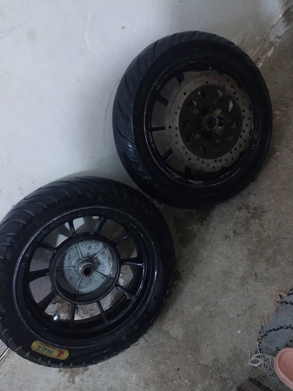 سلام عليكم اخوان للبيع وياله مال سكنس فحل او لد جدد لك حته كصب رياضي وتايرات جلاتين سعر ٢٥٠ مكاني بغداد الشعله هاتف ***********
