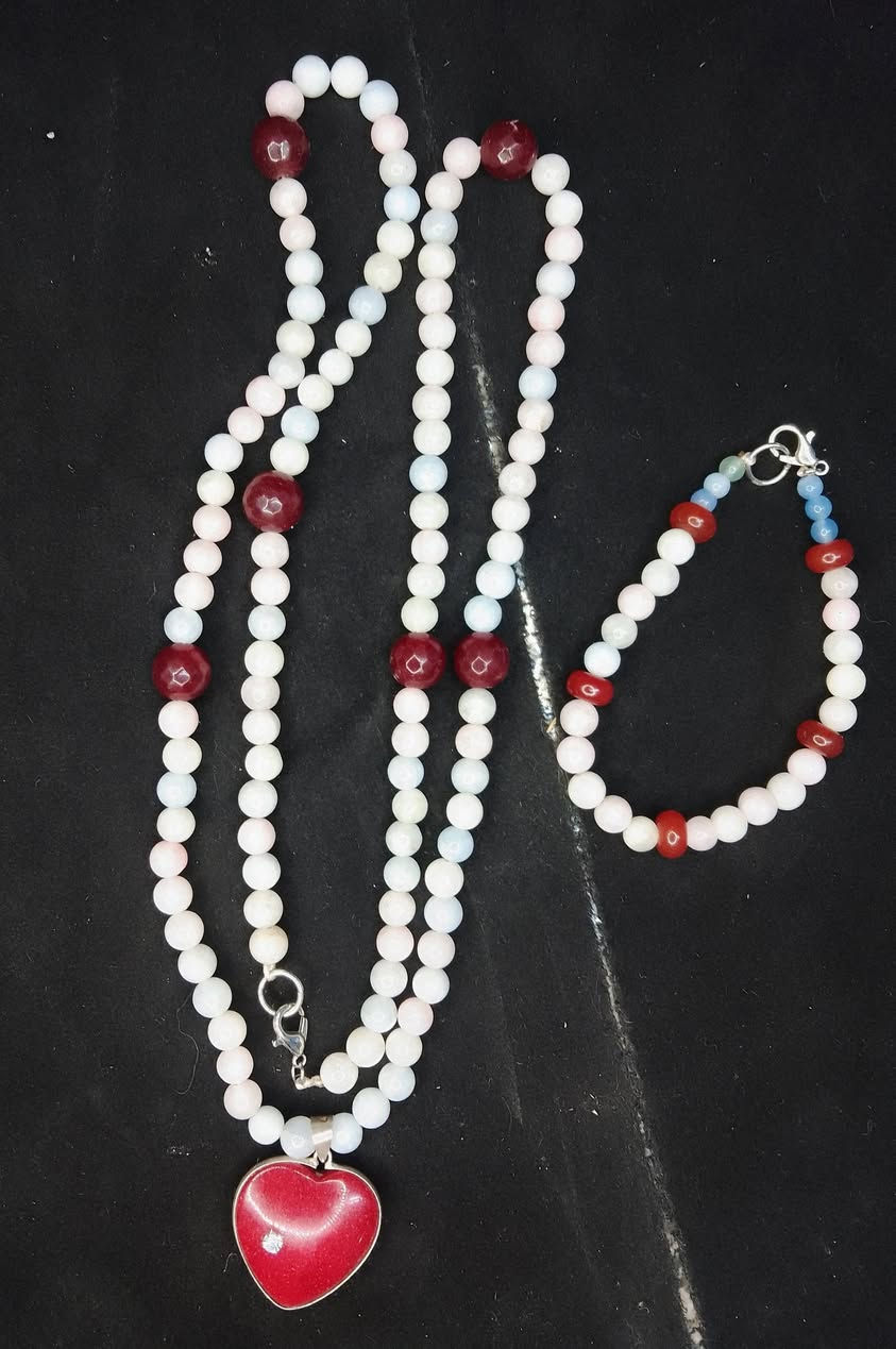 السلام عليكم ورحمه الله وبركاته 
#عقد 📿و  بريسلت  من حجر التورمالين 🔥 مع فواصل عقيق احمر و دلايه جاد بإطار فضه عيار ٩٢٥
#للحجز 01280860085
#العنوان الاسكندريه مطار النزهه شارع 30 خلف مطابع محرم 
#يوجد لدينا قص 💎و صقل الأحجار 💎الكريمة 
اللهم صلي وسلم على سيدنا محمد عبدك ونبيك ورسولك النبي الامى و على اله و صحبه و سلم تسليما كثيرا بقدر عظمة ذاتك فى كل وقت وحين


**إذا كنت صاحب هذا الإعلان وتريد حذفه لأي سبب، رجاءا أرسل رسالة إلى الدعم الفني**