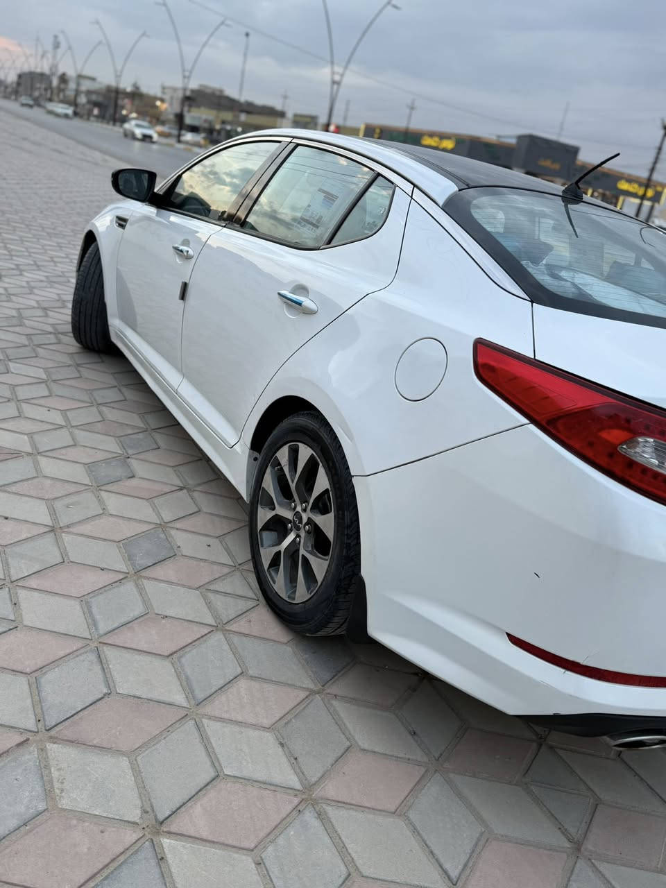 كيا اوبتما 2013 خليجي
_مواصفات 1/1 فول الفول بانوراما

_بصمه تشغيل وبصمه ابواب وكشن خزن كهربائي تحكمات ستيرن مثبت سرعه نضام ايكو ونورمال 

_محرك 2400 دوش المرغوب محرك وكير بالشرط مكفول 

_السياره ب اسمي شرط التحويل ثاني يوم رقم السياره اربيل ماشيه 178 الف كيلو حقيقي 

_السياره جاهزه من كلشي  تدفئه وتبريد وقطره دوانز مابيها

_ تخم تايرات جديد ومسوي ادامه كامله لمنضومه البانزين تشغل وتمشي ماناقصها اي شي والارضيه تغليف جلد 

_السياره بيها مكان بارد براس البنيد وبيها بهلال الجاملغ الخلفي من يم الدواسه صبغ ع كد شبر بسيط جدا 

_السعر 132 وبيها مجال للطيبين ان شاء الله 
_العنوان _صلاح الدين_تكريت وهذا رقمي الشراي يتصل
 ‭***********
