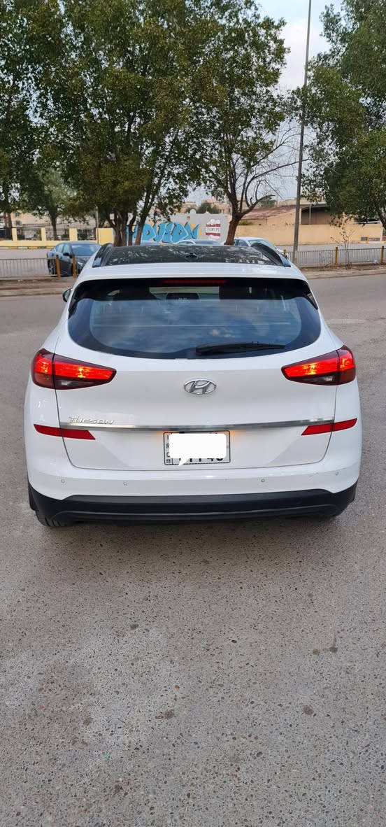 السلام عليكم ❤️
توسان  2019. كوري اصلي  / الكاصد
 ماشية 63 وشرط لفحص
  ((((سيارة كلش جديدة ))) 

سيارة كفالة عامة حتة دعاميات مكفولة  فقط بارد وتكحيل 
بصمة الكاصد خمس عدسات 
كامره خلفيه فول مواصفات
محرك 2000
فول تحكم ستيرن
بكلات لد نهاري 
سايد ابريك رجل
وتخم تاير و المري كهربائي
سياره مكفوله كفاله عامه من الدعاميه للدعاميه فقط بارد وتكحيل مكانين
مكاني بغداد بغداد الكرخ سيارة وبلعافية عل ياخذهة
 السعر   200$

مكاني بغداد🏨🏨
***********
