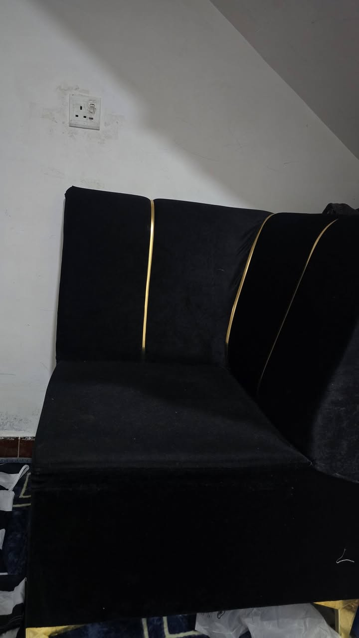 ديوان 11 نفر + ميز بلازمة
نضافة حلوة سعرهن 300


**إذا كنت صاحب هذا الإعلان وتريد حذفه لأي سبب، رجاءا أرسل رسالة إلى الدعم الفني**