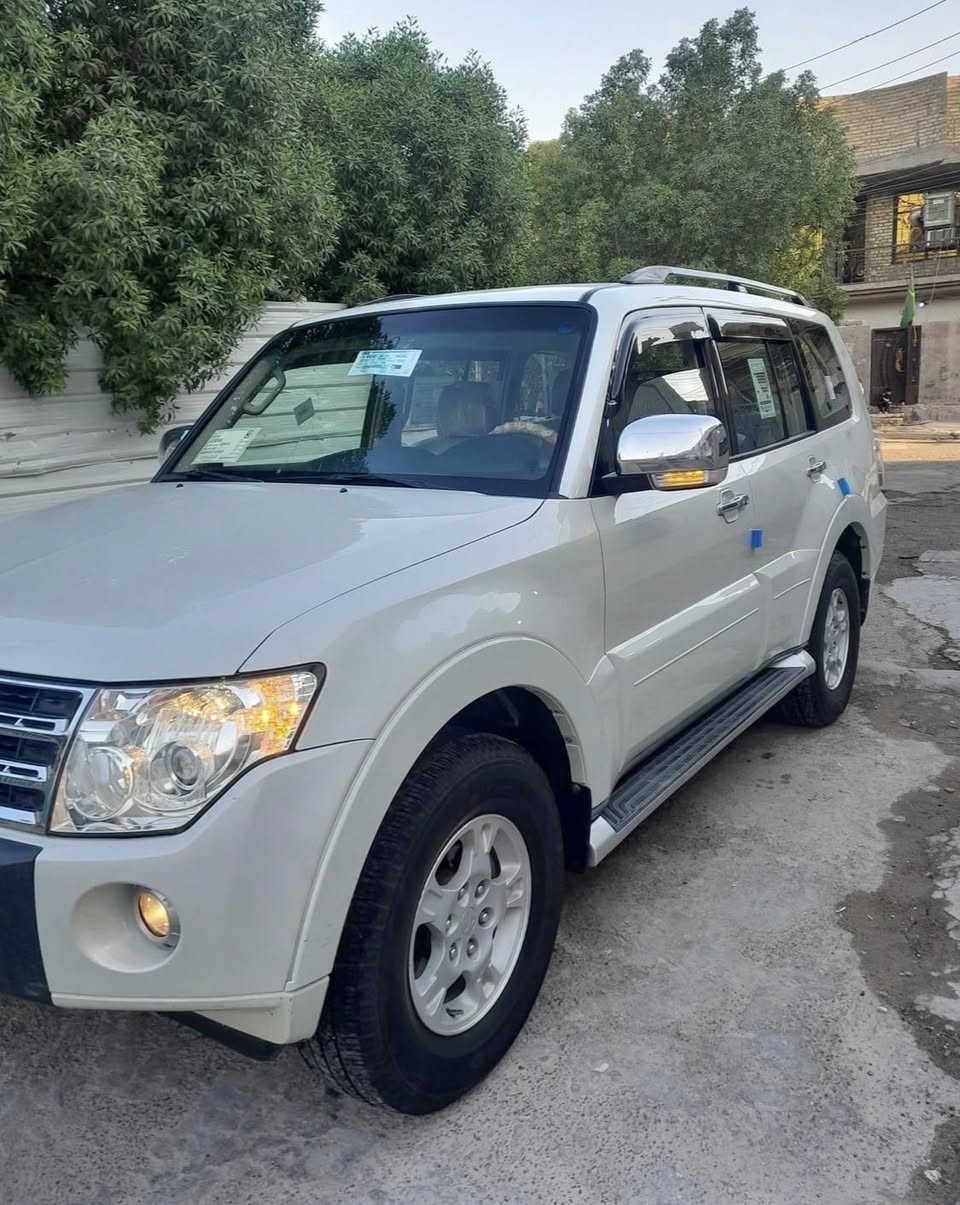 باجيرو موديل ٢٠٠٩ خليجية مكفولة كفالة عامة 
 مكينة ٦ سلندر  3000 / ٧ راكب ٣قطع تبريد فور ويل 4x4 يدات نيكل داخل صاج اشاير بلمري مري شفط ويل كب لون ابيض صدفي ماشية 115وبيهة مواصفات اكثر مكينة وكير خير من اللّٰه صدر امامي وخلفي جدد تبريد ثلج تخم تايرات جدد كهربائيات كلهة شغالة سياره جاهزه من كل شي اي نقص مابيهة سيارة مال بيت سعر 140 وبيهة مجال للشراي 
للستفسار
***********
 رقم سليمانيه الدولي الجديد بسمي تحويل مباشر
عنوان ديالى / جلولاء
