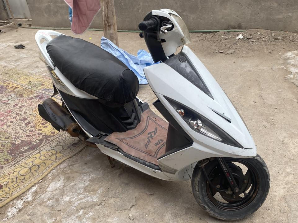 دراجة ماكس تايوان مفتوحه دراجه نظيفه عينه الكترونيه سرعه تنطي 110 مختمه من جميع الجهات دراجه على ايدي شتريتها من الوكيل حاويه واستخدامي بيها قليل اصعد للدوام 15 تبقى ما تطلع يعني ما متعوبه الشراي يتصل مكاني البصرة قضاء الدير سعر 400 
رقم الهاتف***********
