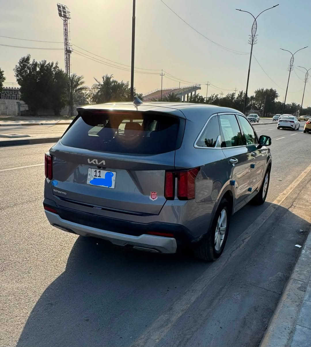 السلام عليكم
كيا سورنتو 2024 وارد امريكي فئة LX 
مكينة 2500 ماشية 6 الف حادث بنيد وشخوط باب السايق والخلفي والسيارة بأسمي سعر 270$ وبيها مجال 
بسيط مكاني بغداد / ***********
