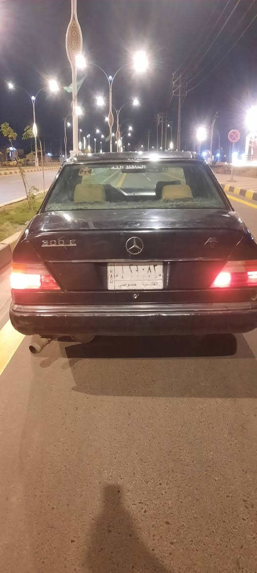 مرسيدس دب موديل 96 رقم قادسيه مشروع وطني مكينه وكير فيفيتي جدا كهربائيات كلها شغاله حداديه خير من الله تخم تاير جديد سياره جاهزه كل نقص ما بيه سنويه لل 27 السعر 30 وبيها مجال مكان السياره ناصريه مركزشراي يتصل على الرقم فقط مكلف بالنشر***********
