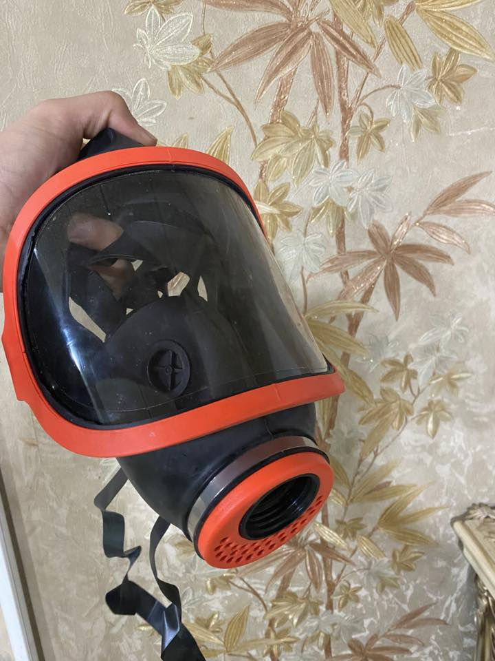 للبيع خوذه مال دفاع مدني وحفاضاً من الغبار والدخان السام مكان تكريت اتصال ***********
