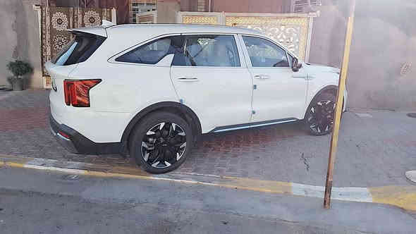 سورنتو ٢٤ رقم بغداد مانوراما ويل ٢٠ داتوشوب  ماشية ٢٩ الف  مكفولة كفالة عامة من جكت الابرة من الشركة زيرو  على ايدي السعر ٣٥٠$ مكان بغداد هاتف ***********
