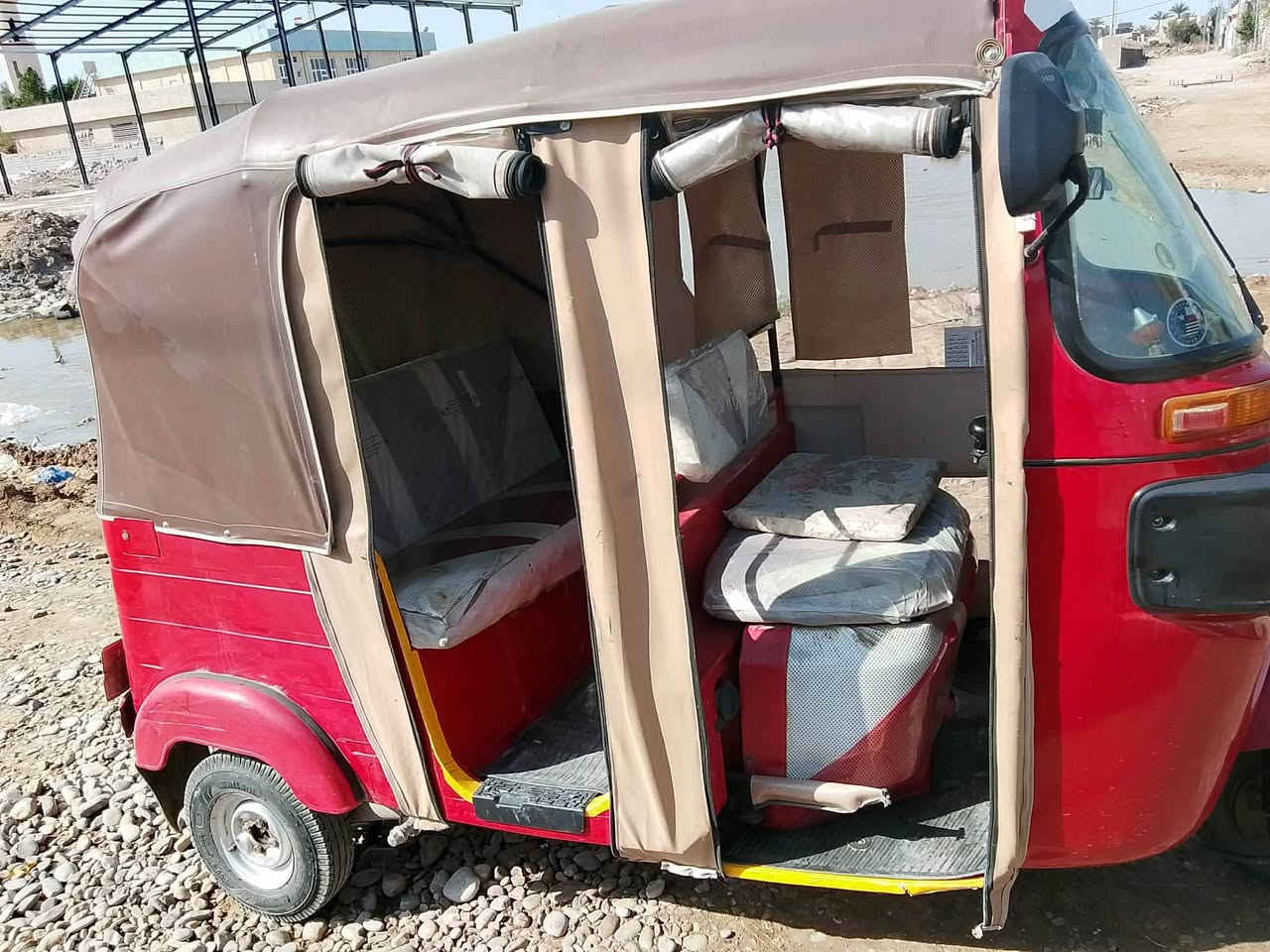 تكتك مديل 2018 رقم وسنويه نكليزي رقم ديالئ  بسمي تكتك خير من الله كبل لشارع مال جناي سعر 5700 وبيها مجال بيها مكينه 20 عنوان ديالئ  بعقوبه بهرز ***********
