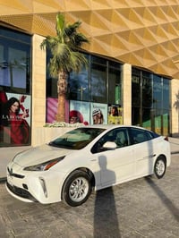 • تيوتا بريوس 2022 للبيع – 123$   • جلد بلادي (Interior جلد فاخر)  • ت...