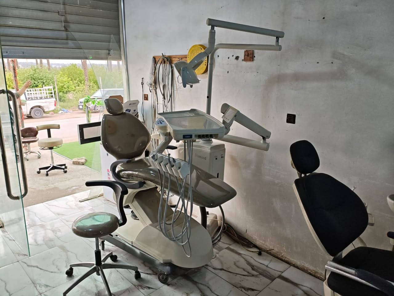 للبيع كرسي اسنان نوع دايمند  مؤهل   بسعر مناسب رقم الهاتف *********** ابو هادي
